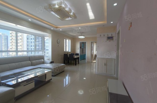 诚心出售！阿尔卡迪亚精装三室边户 全天采光看房方便 有储藏室