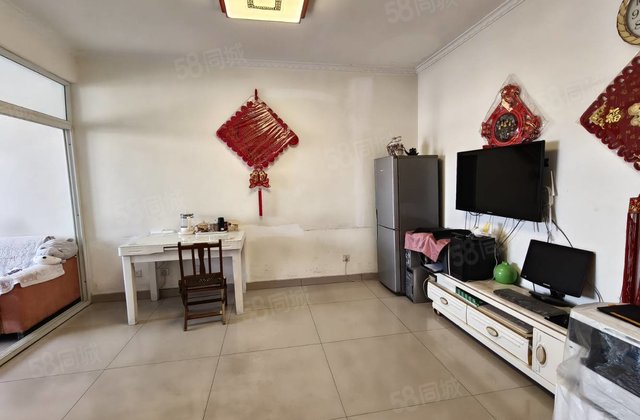 急售 七中 怡景 馨苑小区 正规三室 停车方便 送储 免大税