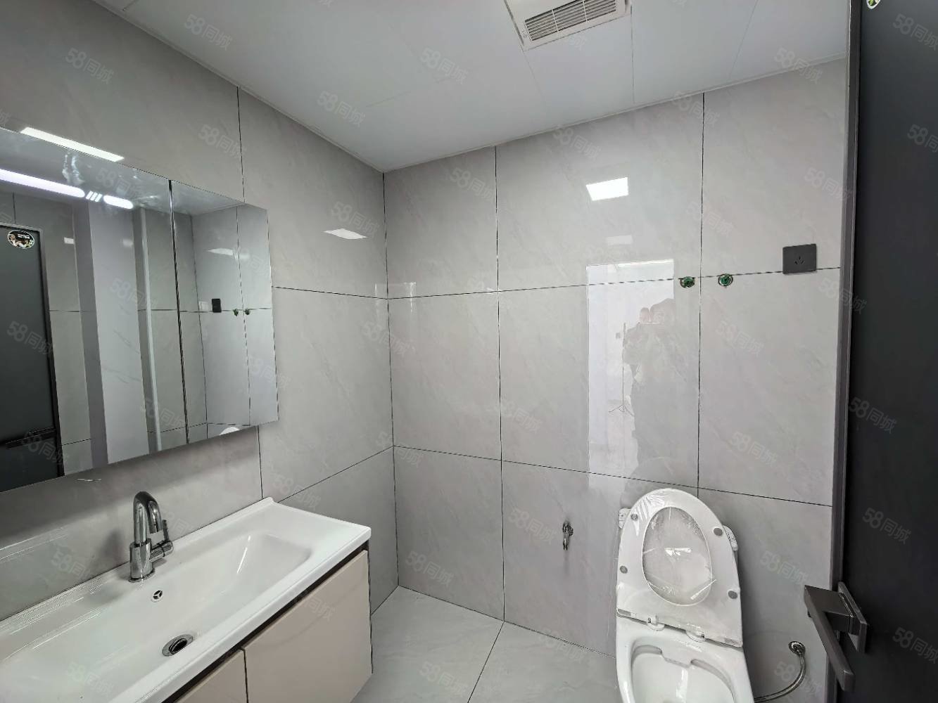 乌煤公司生活小区2室2厅1卫78㎡南北38万