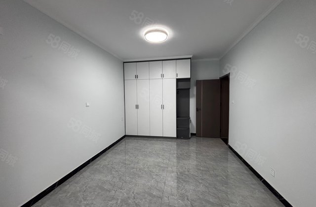 一实验，区政府三室朝阳带储藏室 东户单价7000免大税，急售