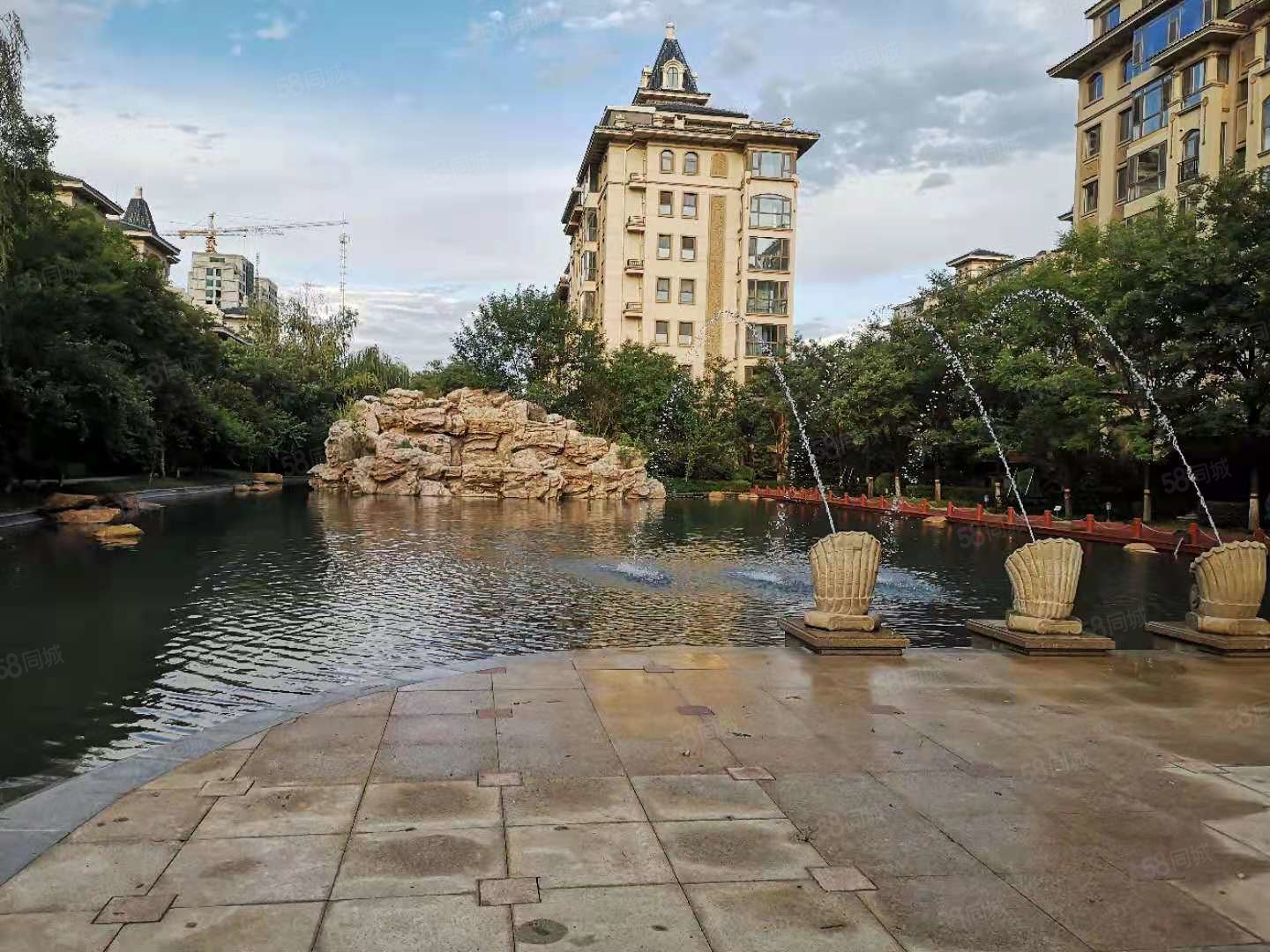 天山熙湖澜岸3室2厅2卫140㎡南北325万