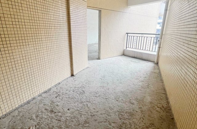 御翠豪苑5室2厅240㎡148万二手房图片