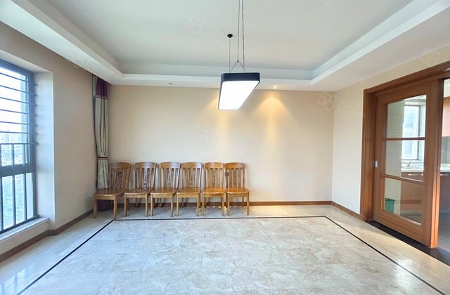 中航城国际社区(A区B03地块)4室2厅157.68㎡380万二手房图片