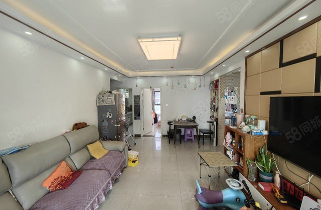 阿尔卡迪亚六期。急售急售三室。边户。送车位储藏室。