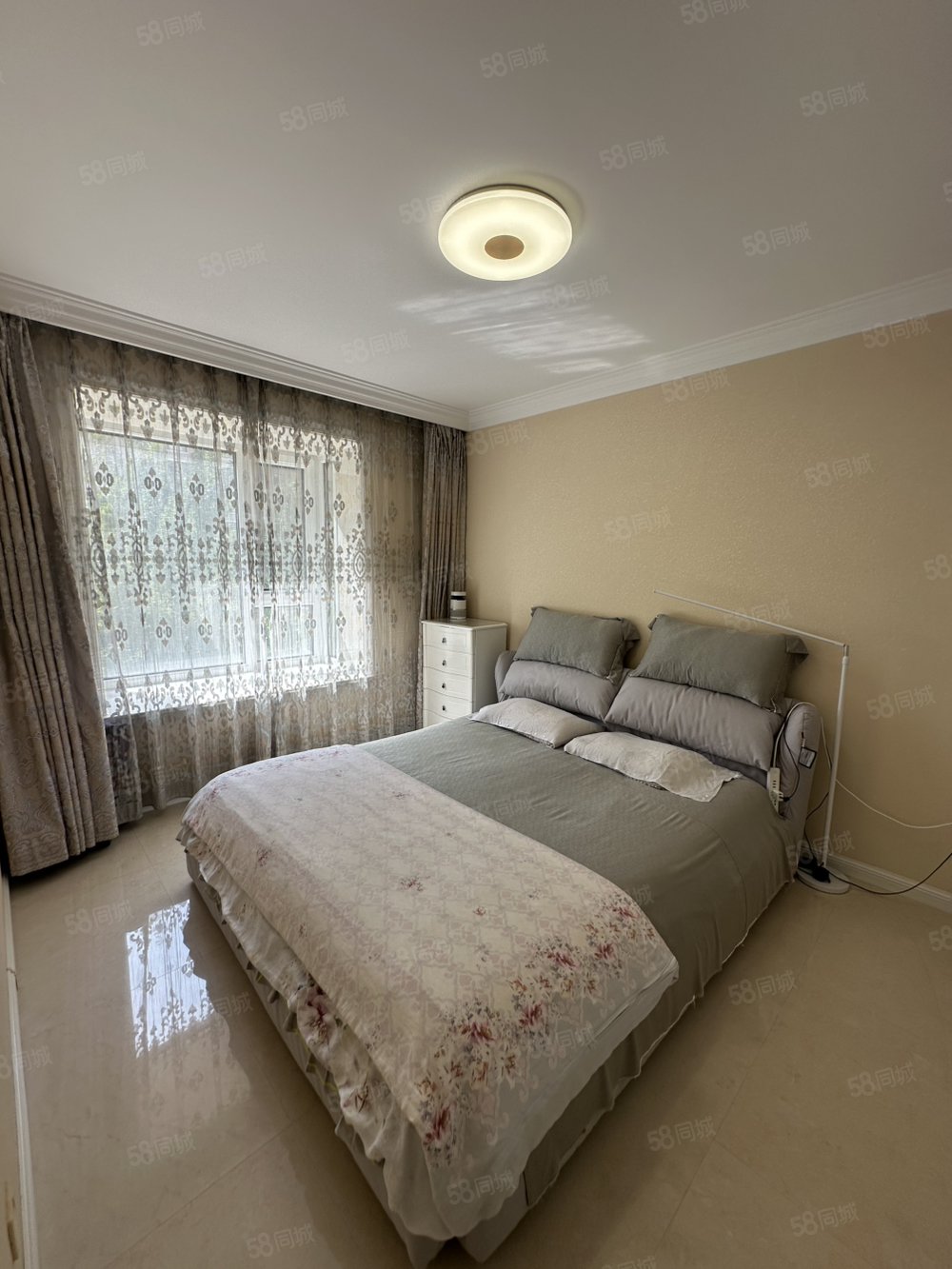 辽河半岛3室2厅1卫132㎡南北65万