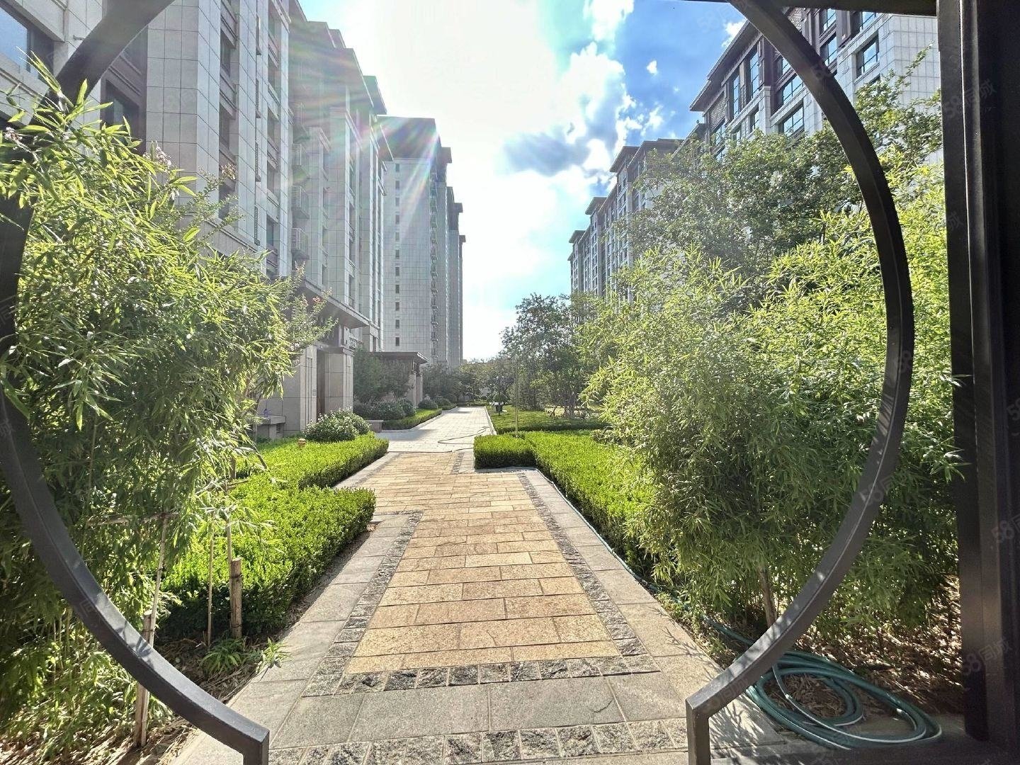 圣联智园4室2厅2卫151㎡南北220万