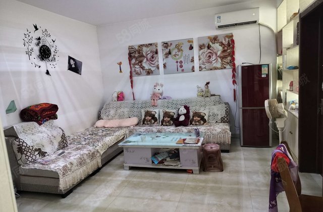 水城  五中，柳园路上的单价四千多，过税停车方便