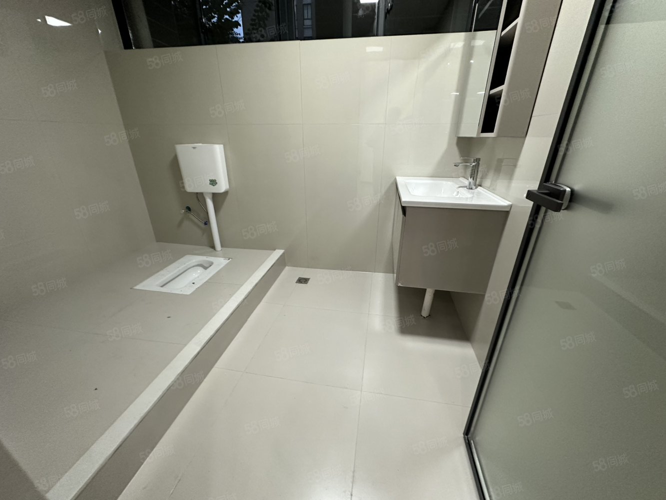 天御蓝湾6室3厅2卫160㎡南北92万