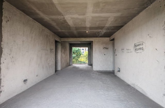 大同沁园4室2厅140㎡60.8万二手房图片