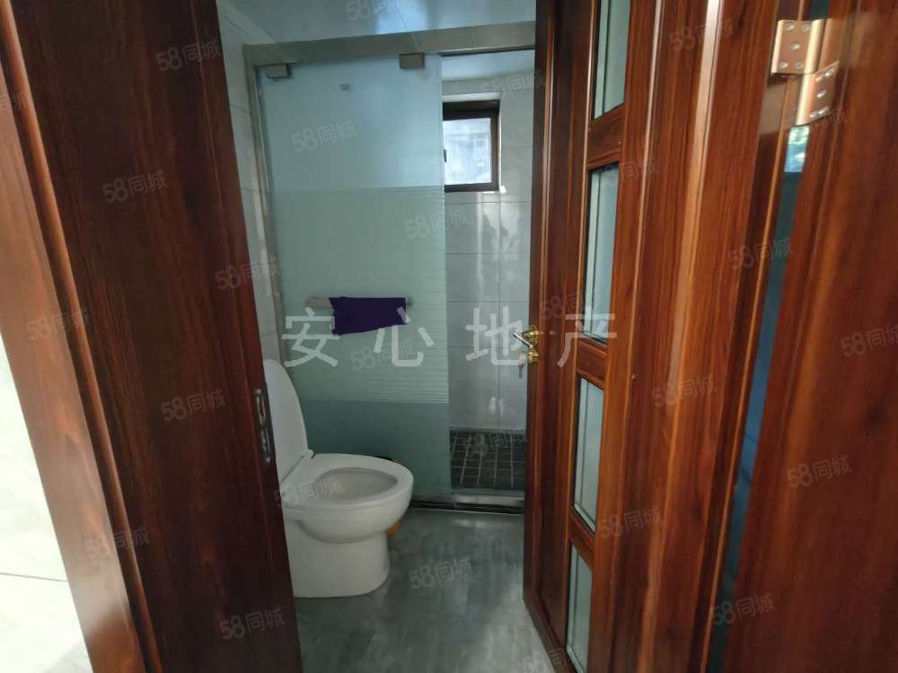 德和沁园(别墅)5室3厅4卫216㎡南北550万