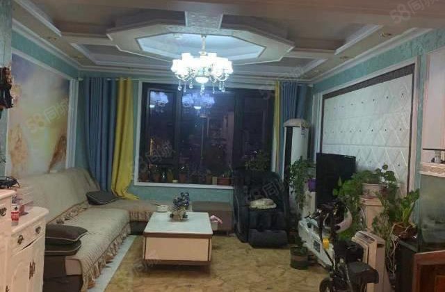 绿城百合新城精装三叶草3室2厅免大税十储135平119.9万