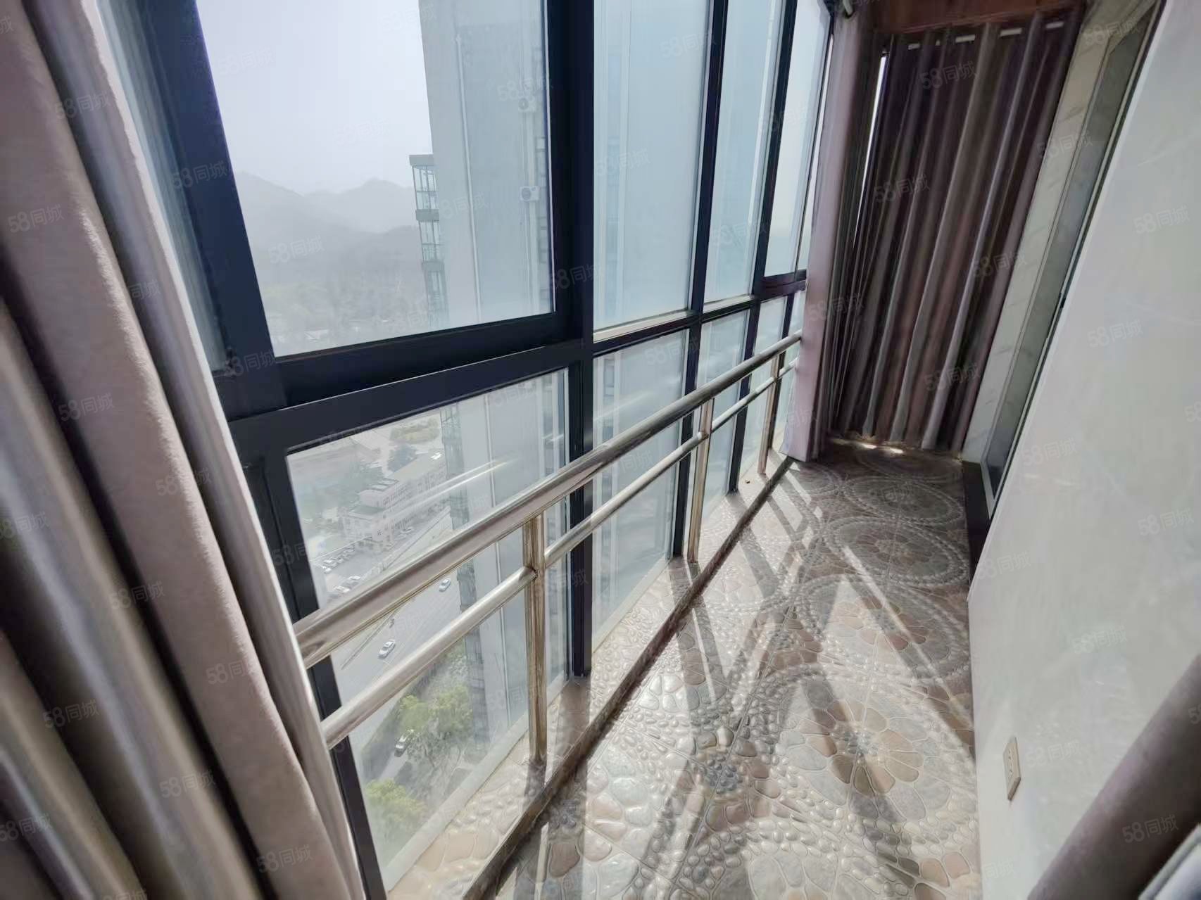 福嘉苑5室2厅2卫160㎡南北75万