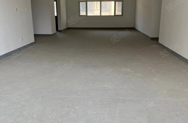 东昌丽都三期270大平层新房未住带车位储藏室改善  环境优雅