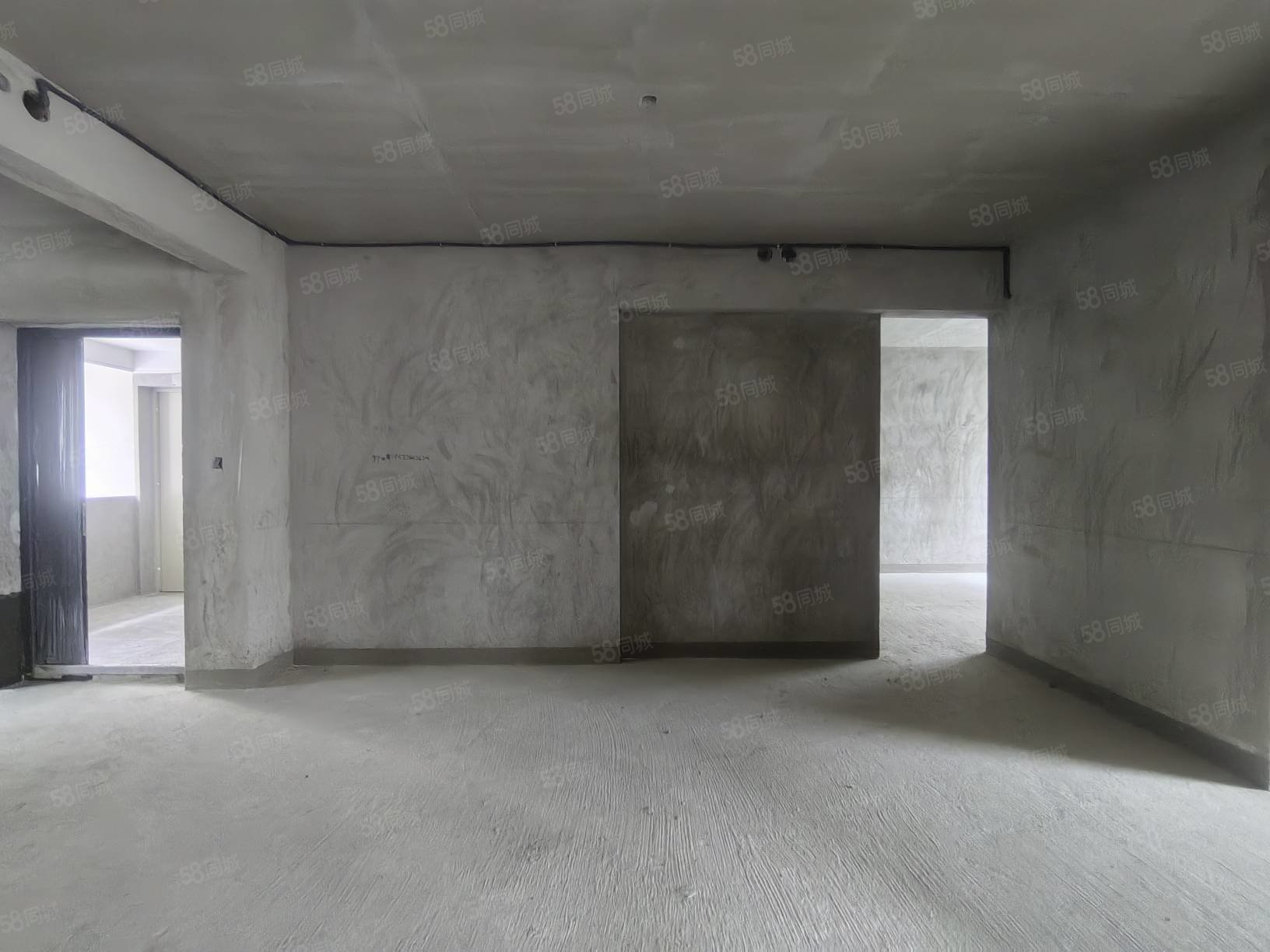 国瑞麓林府4室2厅3卫142㎡南北125万