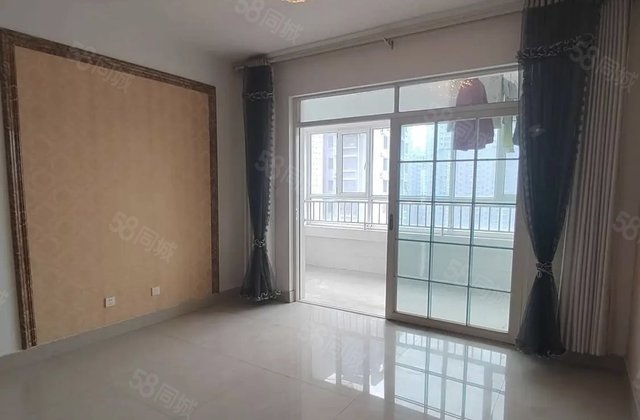 香江 近医院 房龄新 精装好房 交通便捷 南北通透