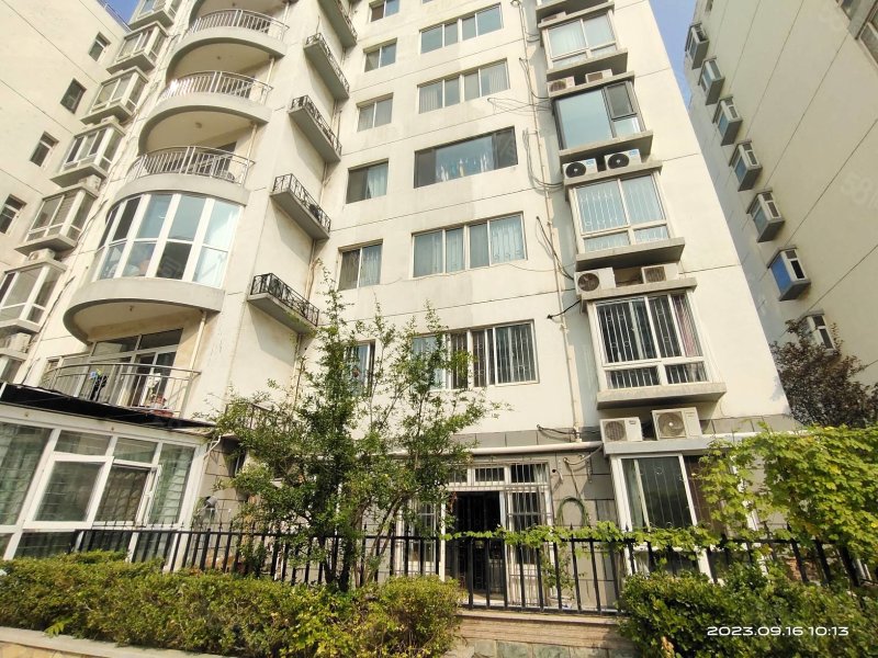 新华广场 电梯房 配套齐全 近医院 板楼 满五