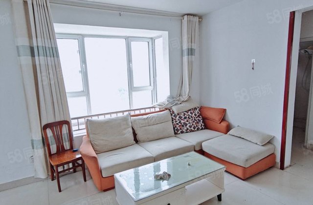 香江 楼龄新 出行方便 产权清晰 中间楼层采光好 南北通透