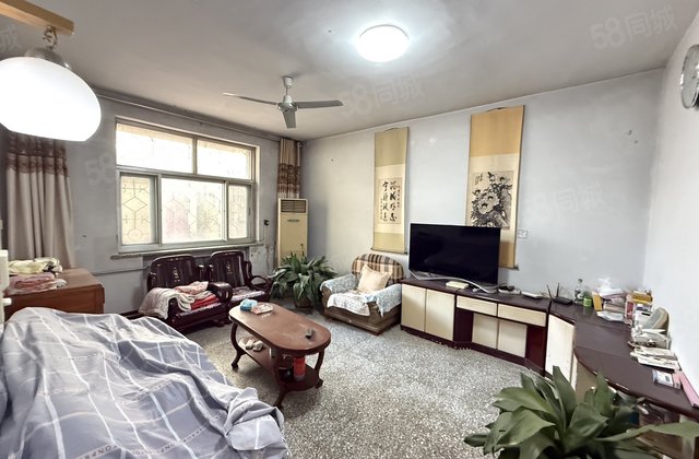 东昌湖边 市人大家属院 一楼带大院带配房 单位家属院停车方便