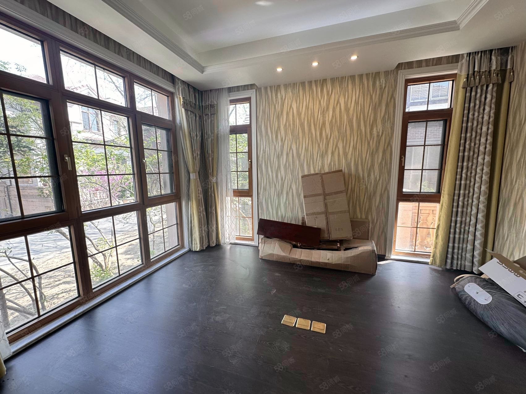 藍岸麗舍(別墅)8室3廳8衛(wèi)591.37㎡南北1380萬