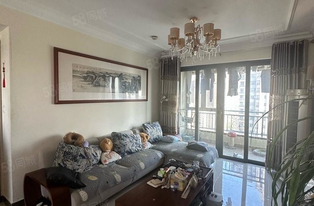 恒大名都精装南北通透三居室带有车位免大税好楼层随时可看房