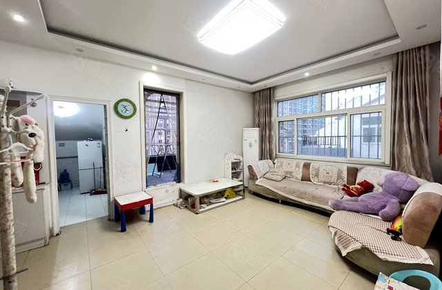 21.8万西文轩 东边户 可以做三室 有露台 送储藏室免大税