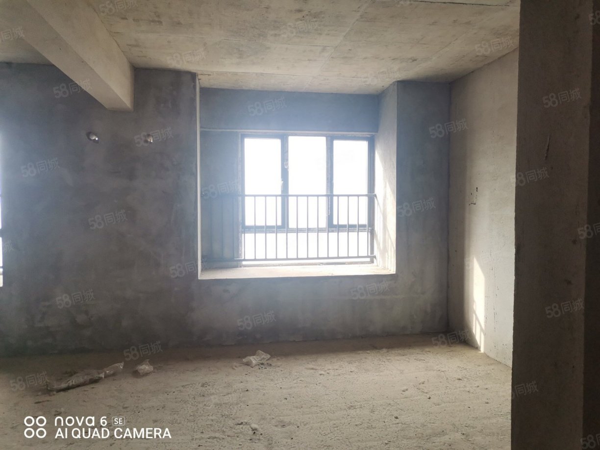 翰林珑城3室2厅2卫118㎡南北57万