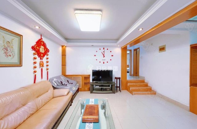 湖边3楼，带车库，鼎舜花园，镜明花园，停车方便，市医院附近