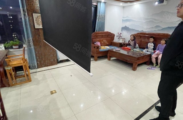 急售徒骇河旁滨河大道百合新城东边户大平层精装四室送车位地下室