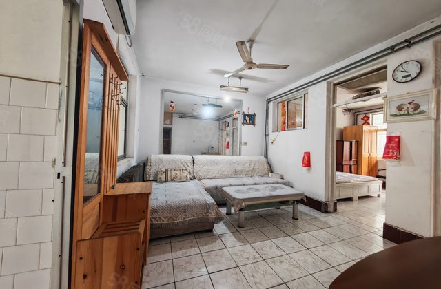 新出 步梯2楼 带储藏室 龙山北区