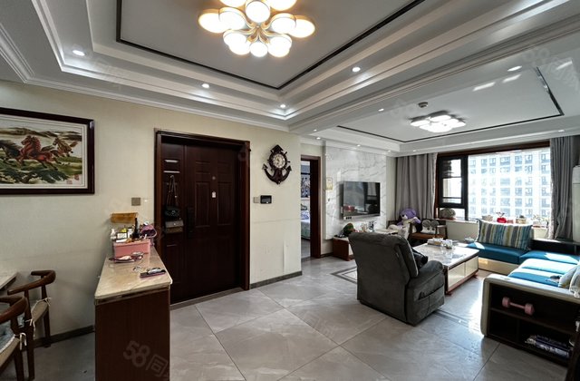 百合新城小高层 ，  位置四叶草户型 带车位储藏室 满五