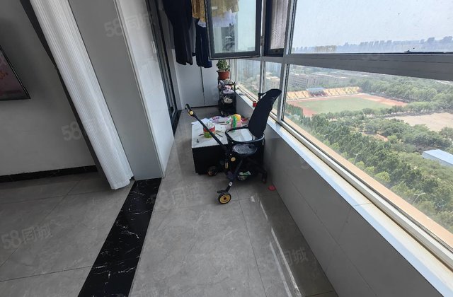 阿卡六期  前排 双阳台 温馨三居室 中层 免大税 随时看房