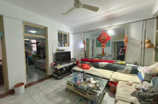 出售 万达北邻 正规三室 小区刚做整改 停车非常方便 随时看