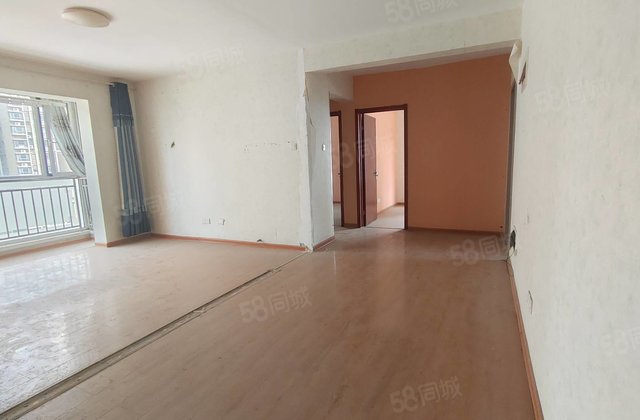 新东方龙湾 精装三室 东边户全明户型