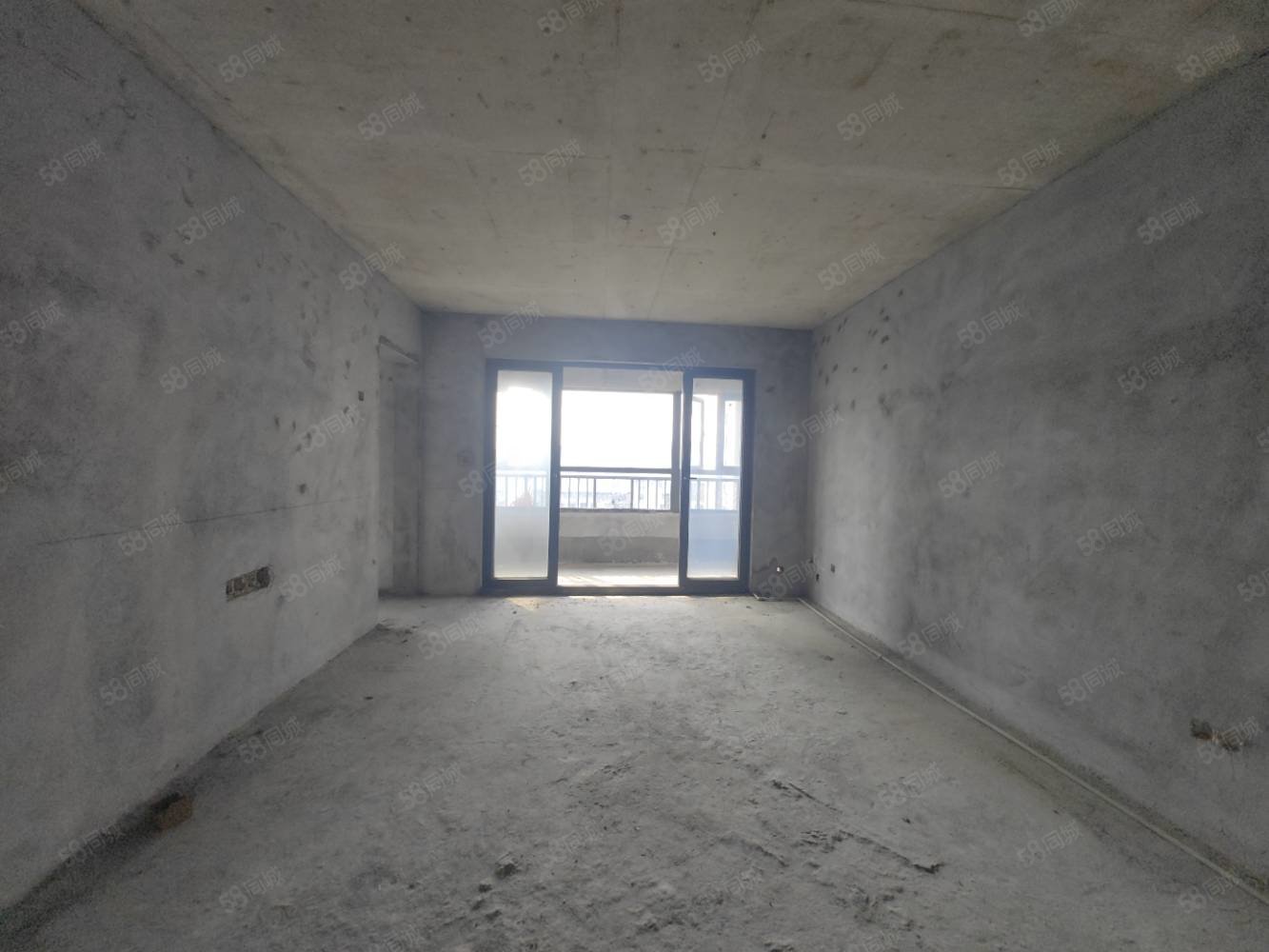 恒大绿洲4室2厅2卫150㎡南北87.8万