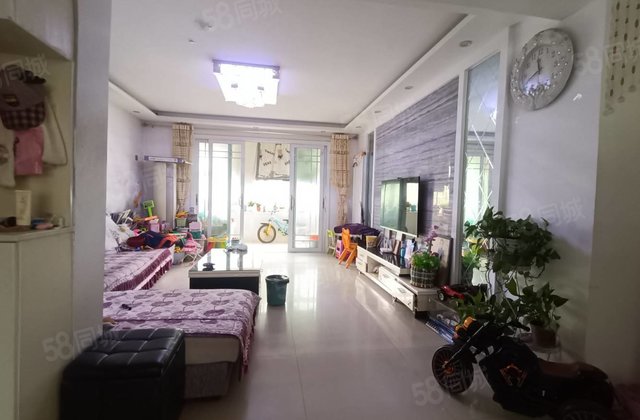 低价出售阳光  鸿顺花园 购物方便 出行方便 密度低