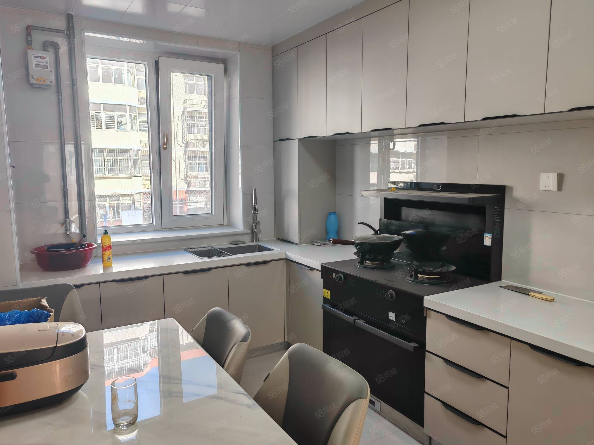 錦繡花園3室1廳1衛(wèi)94.25㎡南北143萬