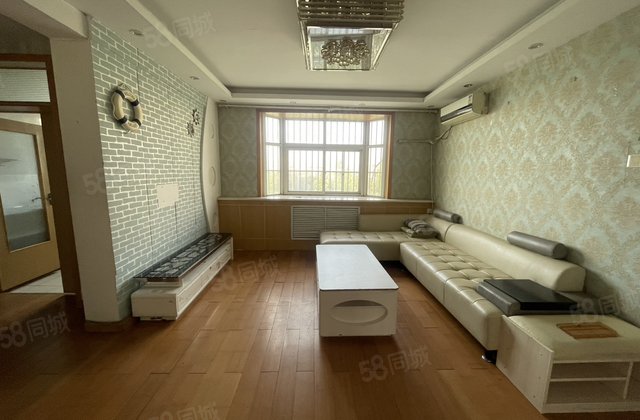 南北通透 楼层好 刚需小三居 医疗配套成熟 购物方便