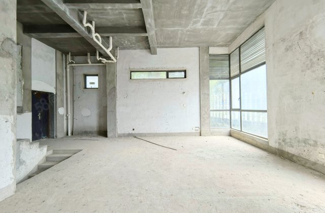 香格里麓山别墅7室2厅257.58㎡420万二手房图片