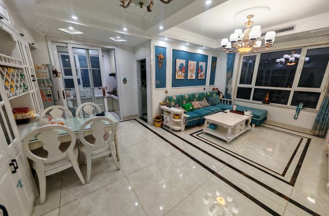 东边户，新一中外国语，精装修，免大税，中间好楼层，急售。