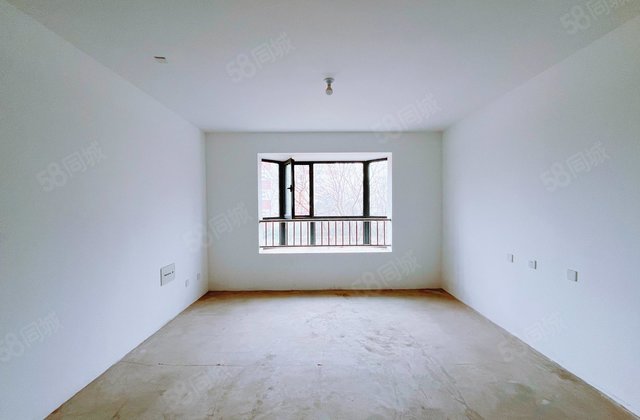 莲湖新城北区电梯洋房 新房未住 带车位大储藏室 户型方正