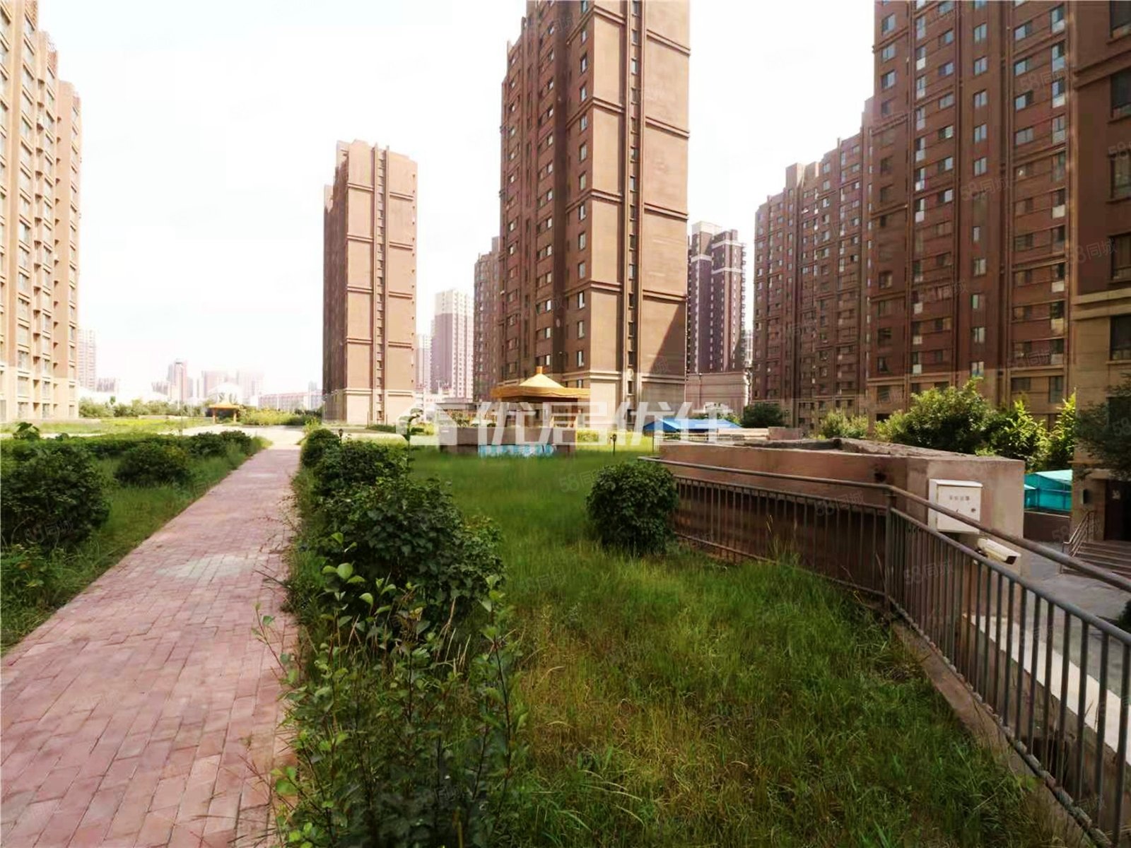 急售兴安路金桥水岸华庭精装修商圈成熟400平大露