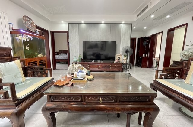 体育馆奥森    实验免大税三室免大税带车位地下室