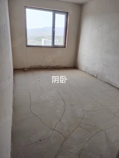 东方丽景3室1厅1卫128㎡南29万