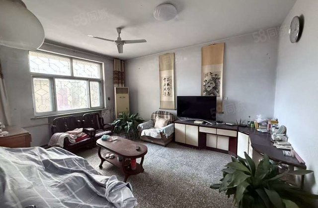 湖边孝心一楼带大院子有南门独门独院房东着急卖院子100多平