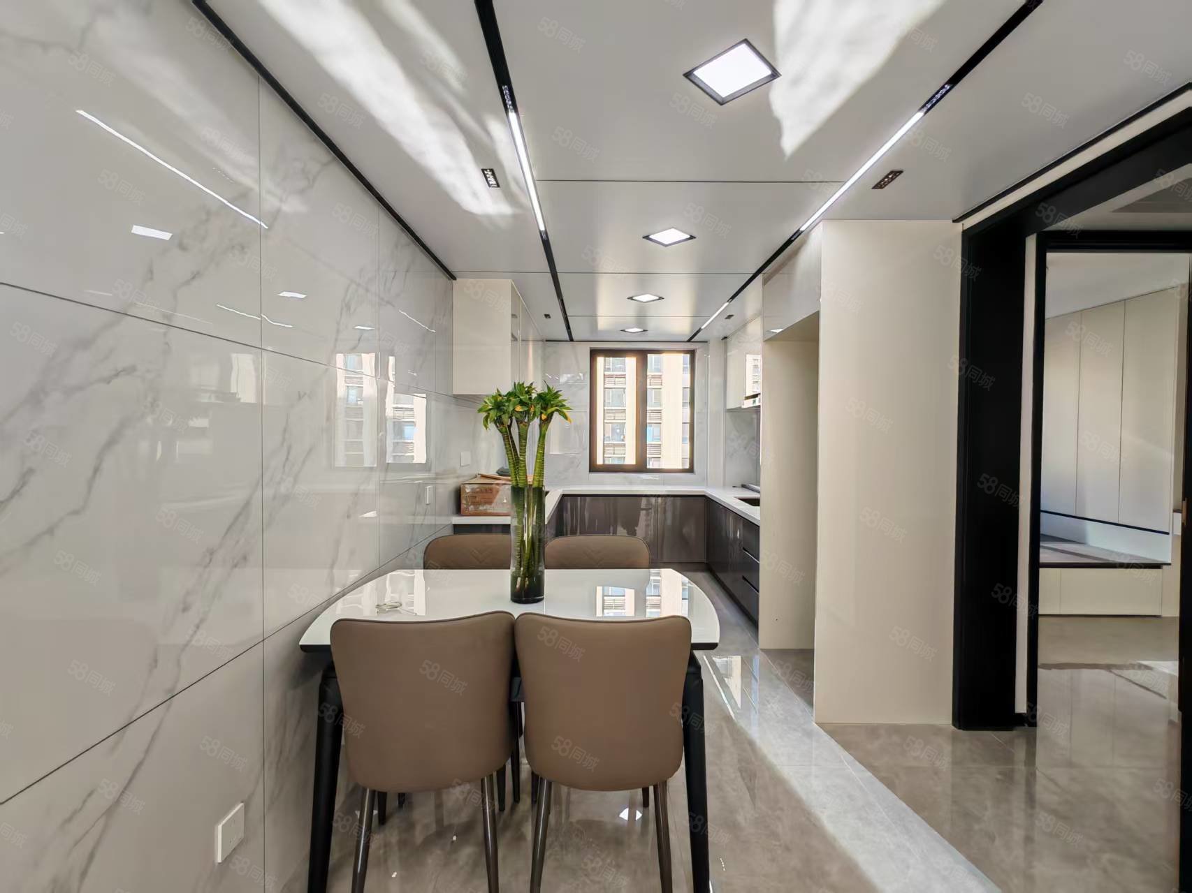 绿地斐勒公馆2室2厅2卫120㎡南北79万