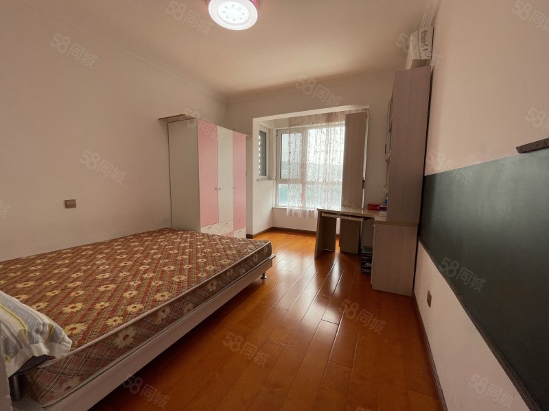 海河大观 3室2厅2卫 客厅朝南 南北通透