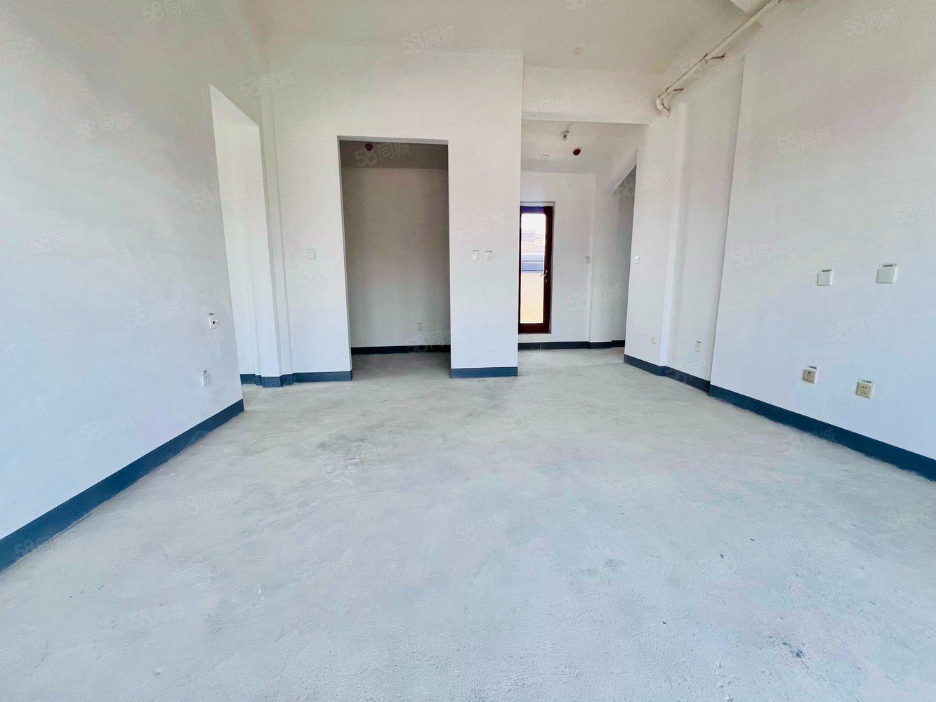 億城燕西華府(別墅)9室4廳8衛(wèi)596㎡南北2200萬