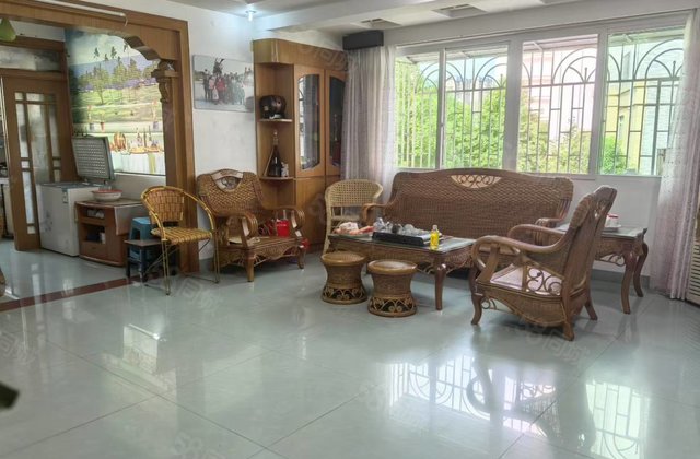 城东广场4室2厅141㎡91万二手房图片