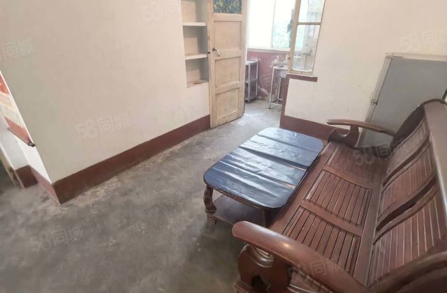 急售文轩本部，老一中，闸口电业局三院，一楼带院，三室