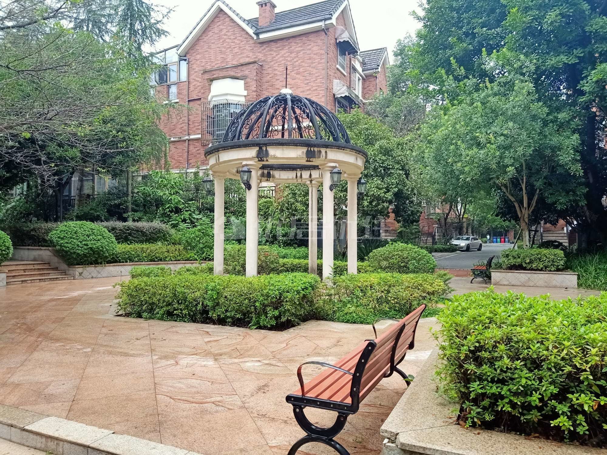 富力城公园别墅4室3厅5卫174.0平米